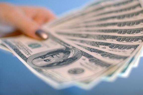 При вывозе из России более $100 тысяч физлиц обяжут подтверждать происхождение денег