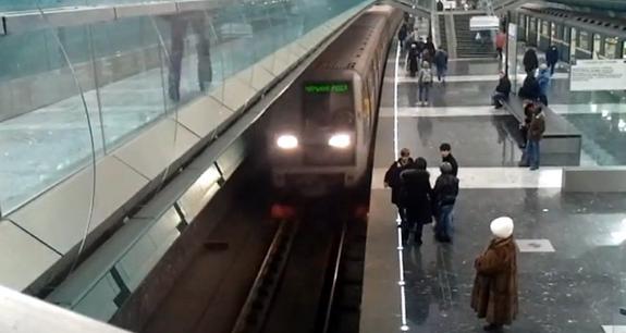 Поездами в метро снова смогут управлять женщины