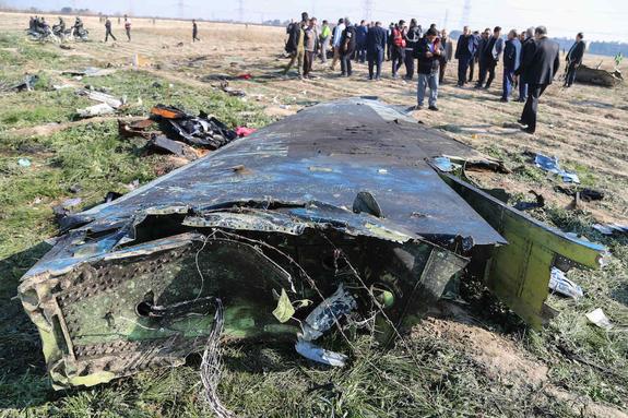 Издание NYT показало видео, на котором якобы запечатлено попадание двух ракет в Boeing в Иране