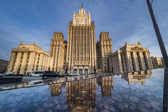 Единственный способ борьбы с США без ядерной войны назвал российский политолог