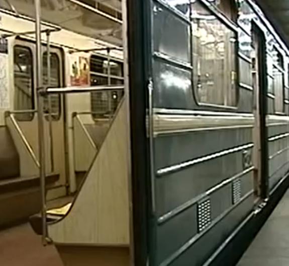 СМИ: Еще одно взрывное устройство в метро не успело взорваться
