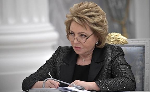 По мнению Матвиенко, нужна новая линейка печатных учебников по русскому языку
