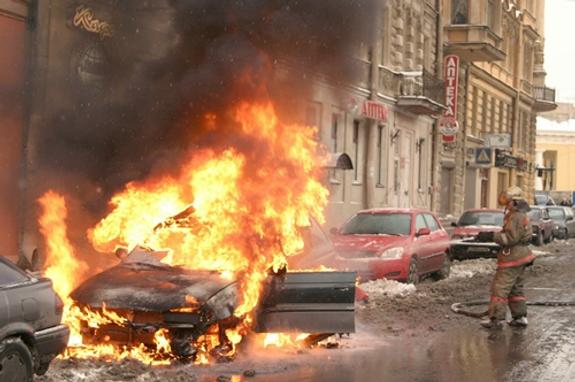 Под Новосибирском два ребенка заживо сгорели в автомобиле