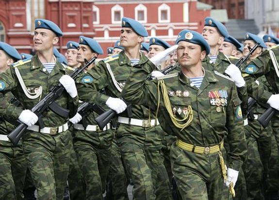 В России 2 августа отмечается День ВДВ - ВИДЕО