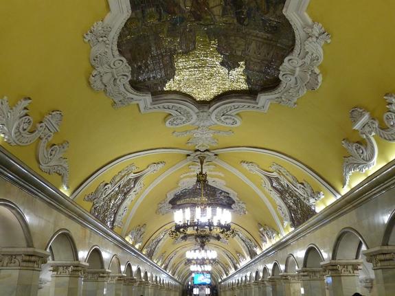 В часы пик сотрудники метро будут дежурить на станциях для помощи пассажирам