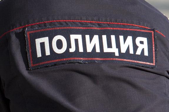 «Газель» опрокинулась в пруд на севере Москвы