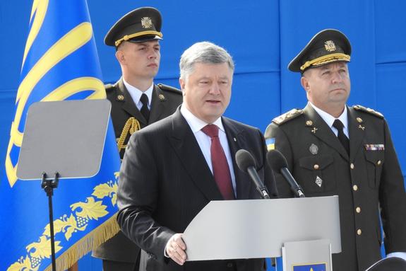 Порошенко заявил о готовности провести референдум о вступлении Украины в НАТО