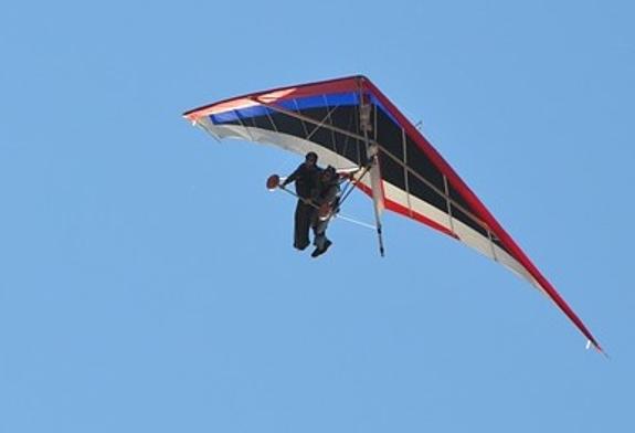 Молодой человек погиб в ходе крушения самодельного дельтаплана в Ленобласти