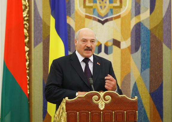 Лукашенко поздравил Путина с юбилеем