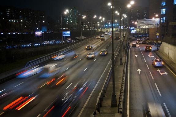 Бетономешалка перевернулась в тоннеле Третьего транспортного кольца