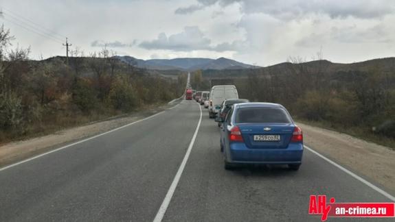 Христиане парализовали движение на керченской дороге