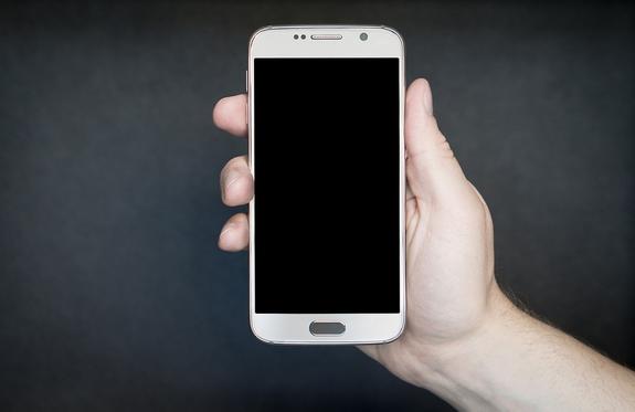 Людей, стоящих на морозе за iPhone X, обогреют