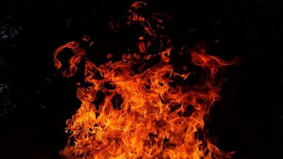 В пригороде Донецка горит склад с вооружением ВСУ