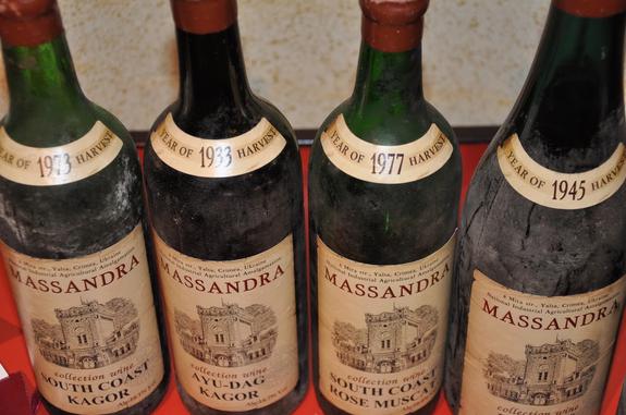 Охранника «Массандры» осудят за кражу 700 литров напитка