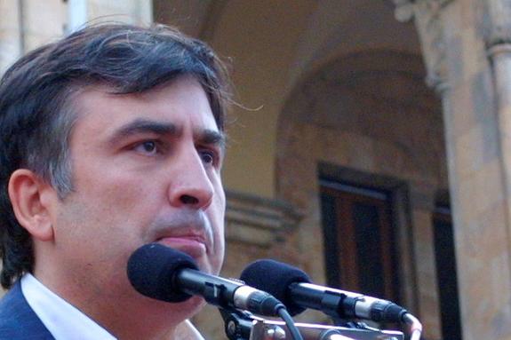 Саакашвили готов начать процедуру "народного импичмента" Порошенко