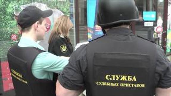 Более 30 тыс. свердловчан не смогут выехать за рубеж