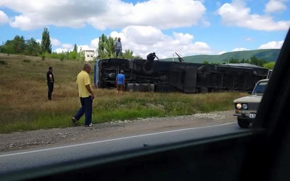 Она должна была перевернуться вчера у Лужников