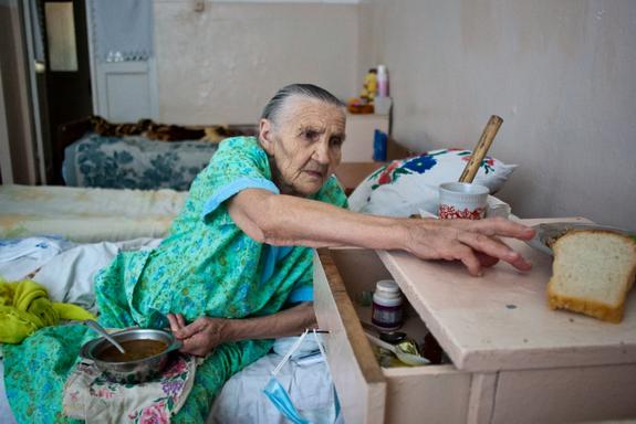 Врачи о стариках:ненужный контингент,который занимает койки и портит статистику
