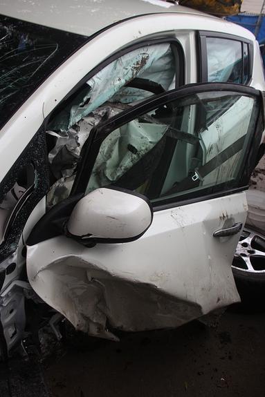 На 22 км МКАД столкнулись грузовик и автобус, пострадавших эвакуировал вертолет