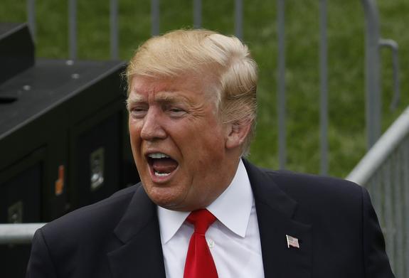 СМИ: Трамп в беседе с Путиным назвал своих советников "глупыми"
