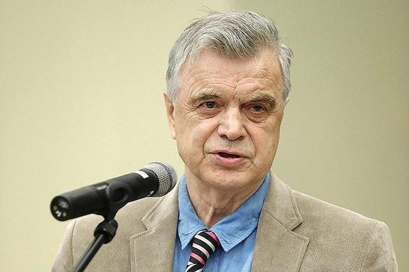 «Миллионеру не очень-то нравится в напряжении бегать за мячом»