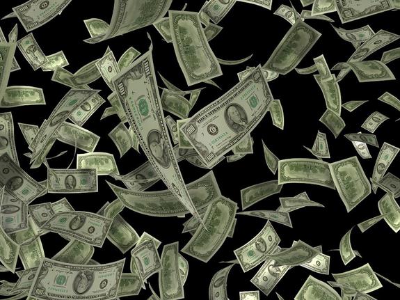Курс доллара впервые за два года составил 67 рублей