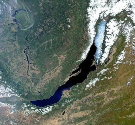 В акватории Байкала затонул легкомоторный самолет