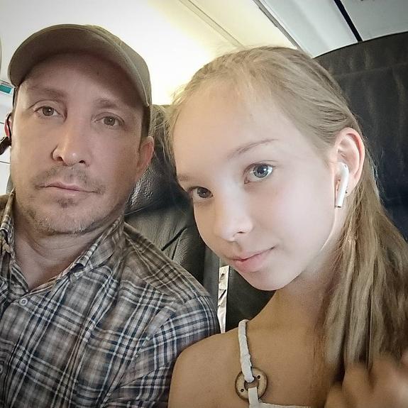 Певец Данко отказывается помогать больной дочери, алименты требуют через суд