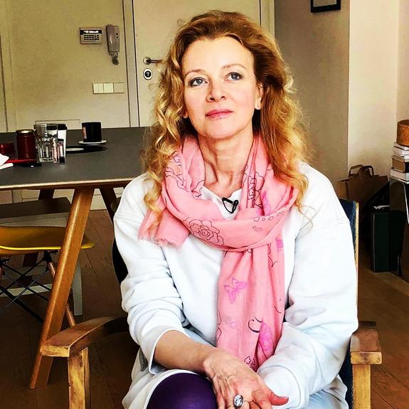 Скандал в театре. Дочь Тереховой ушла, рассказав об интимной связи двух женщин