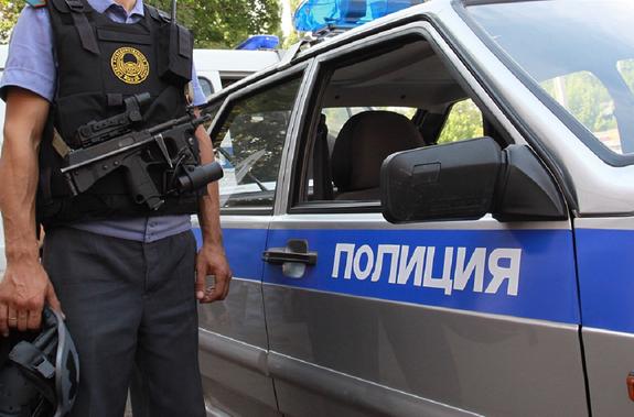 В Петербурге мужчина стреляет из окна и угрожает взорвать газ