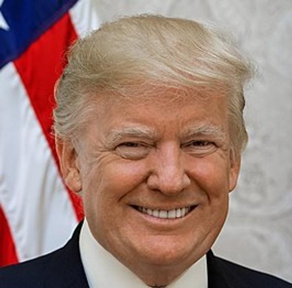 СМИ: Дональд Трамп подозревает в заговоре свое окружение