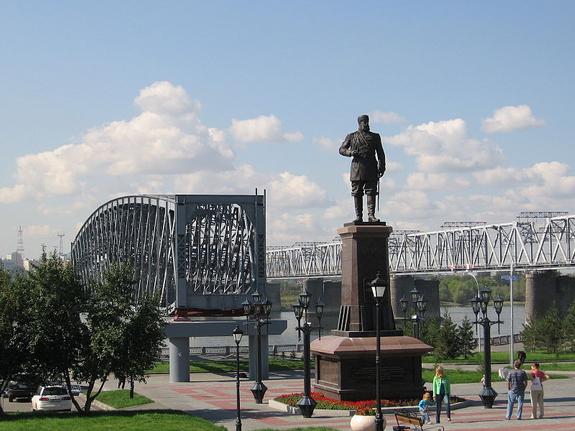 В Новосибирске ночью женщина отбила студентку от двух пьяных грабителей