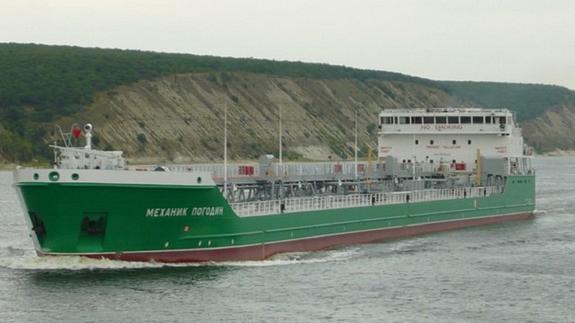 Экипаж задержанного на Украине танкера «Механик Погодин» вернулся в Россию