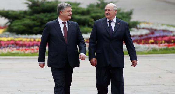 С севера Украину ждёт вторжение на комбайнах и тракторах...