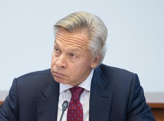 Пушков оценил жалобу Порошенко на нежелание президента РФ поговорить с ним