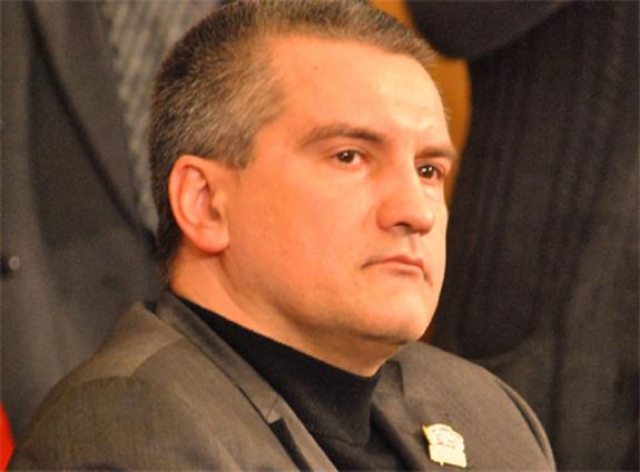 Сергей Аксенов принял отставку министра ЖКХ Крыма