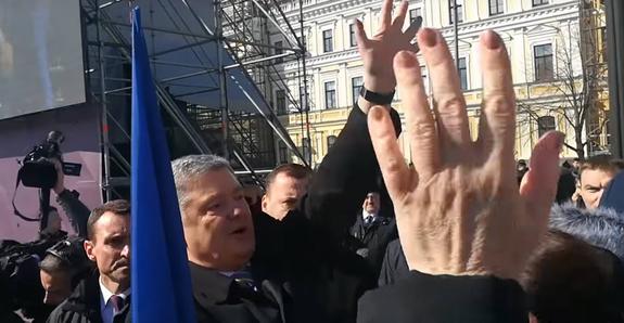 Порошенко "кинул" своих сторонников перед дебатами