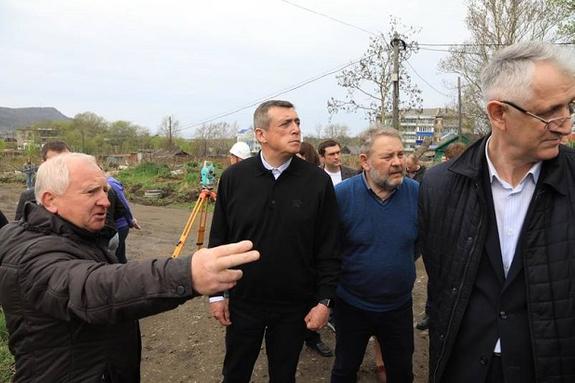 Глава региона продолжает поездки по районам