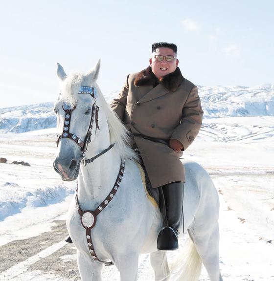 Ким Чен Ын сел на лошадь, как Путин
