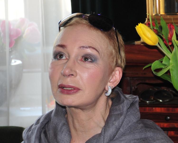 72-летняя Татьяна Васильева сразила поклонников стильным нарядом и стройной фигурой