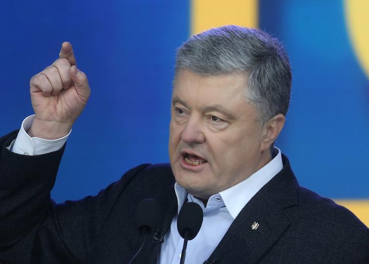 Петр Порошенко заявил о превосходстве украинского паспорта над российским