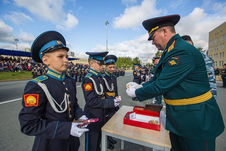 Собянин принял участие в параде Кадетского движения на Поклонной горе