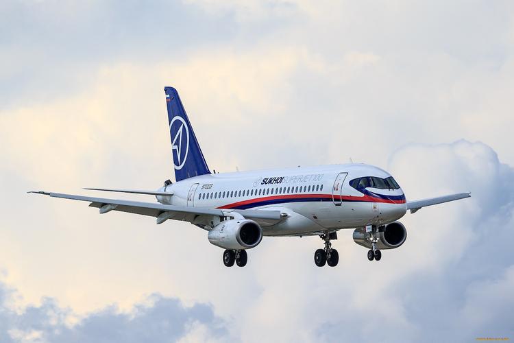 Латвия хотела купить самолеты Sukhoi Superjet