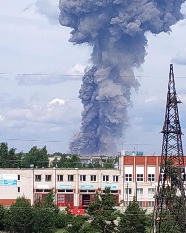 В Дзержинске официально объявлен режим ЧС, люди готовы покинуть город