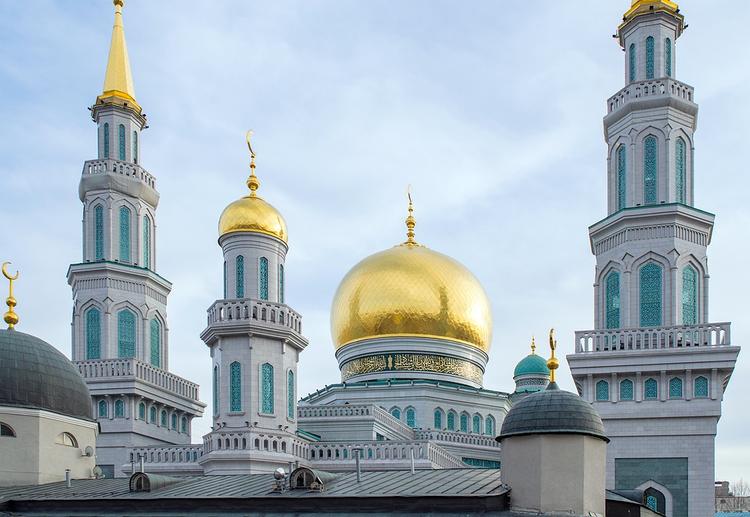 Мусульмане отмечают один из своих главных праздников Ураза-байрам