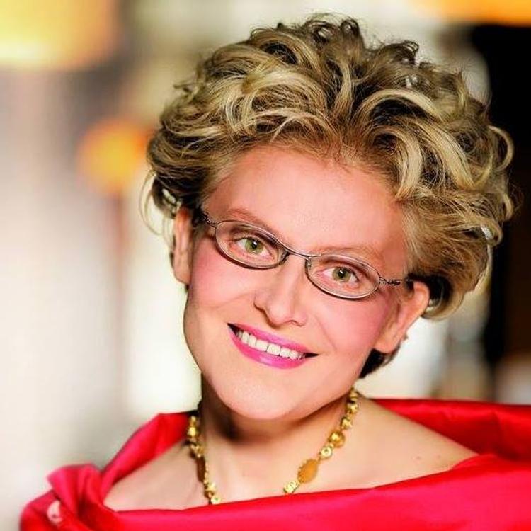 "Я никого лично не называла кретинами", — оправдалась Елена Малышева