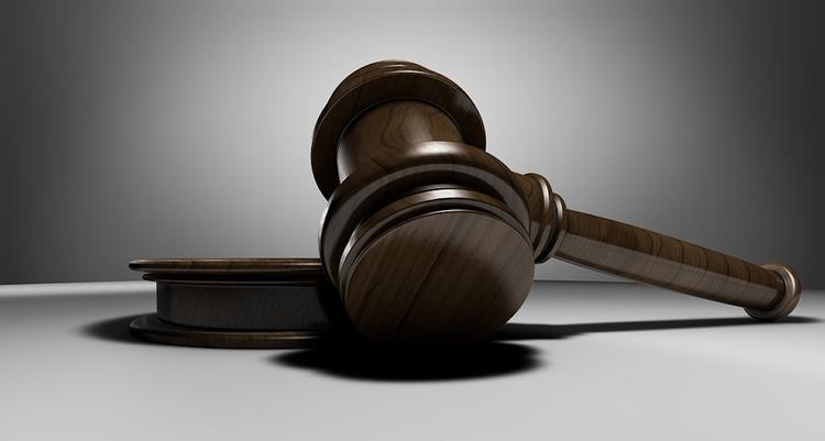 Верховный суд поддерживает отмену "клеток" в залах судов