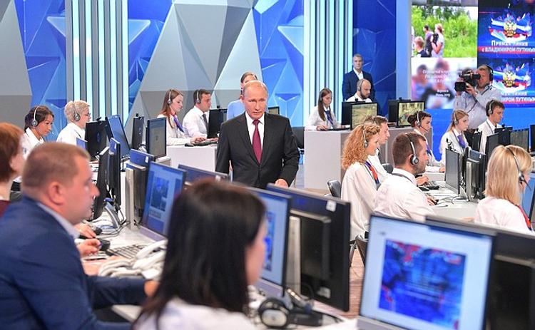 Путин: с зарплатами ниже прожиточного минимума надо разбираться