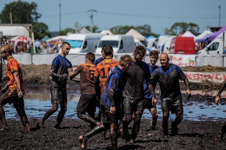 В грязный футбол играют люди с чистыми сердцами