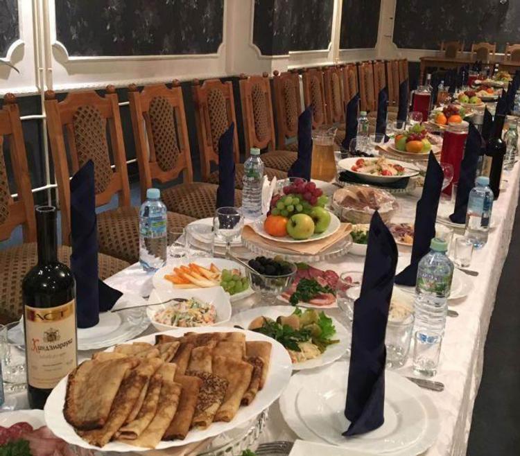 В Сети упражняются в чёрном юморе, увидев вывеску самарского кафе